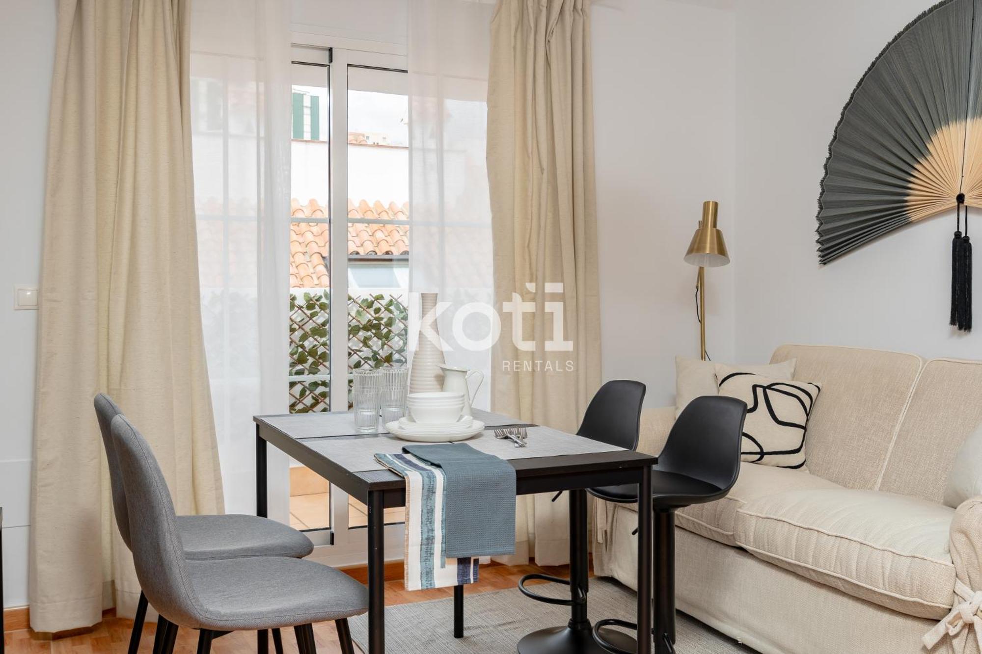 Koti Rentals - Sandy Beach Apartment Фуэнхирола Экстерьер фото