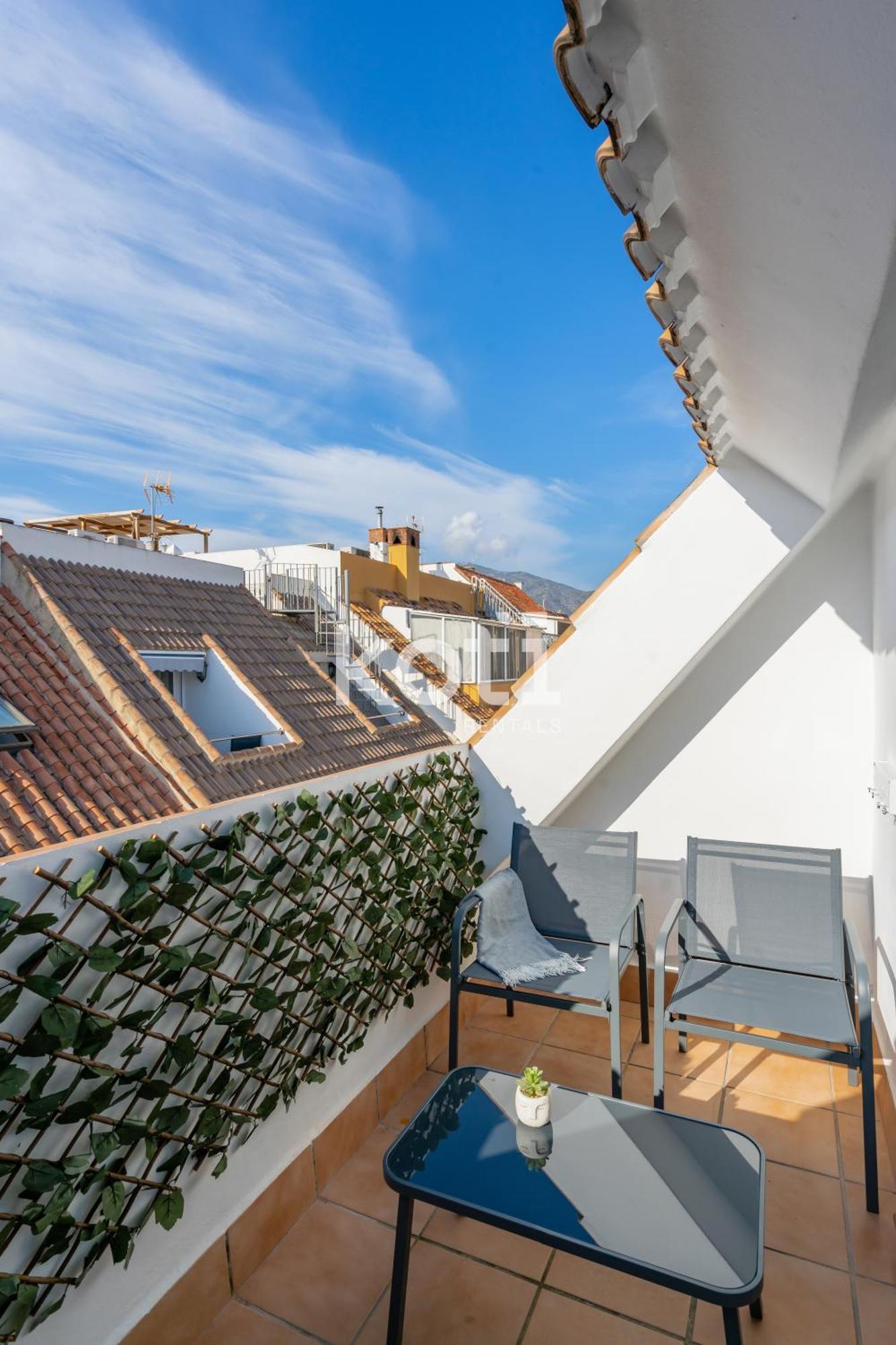 Koti Rentals - Sandy Beach Apartment Фуэнхирола Экстерьер фото