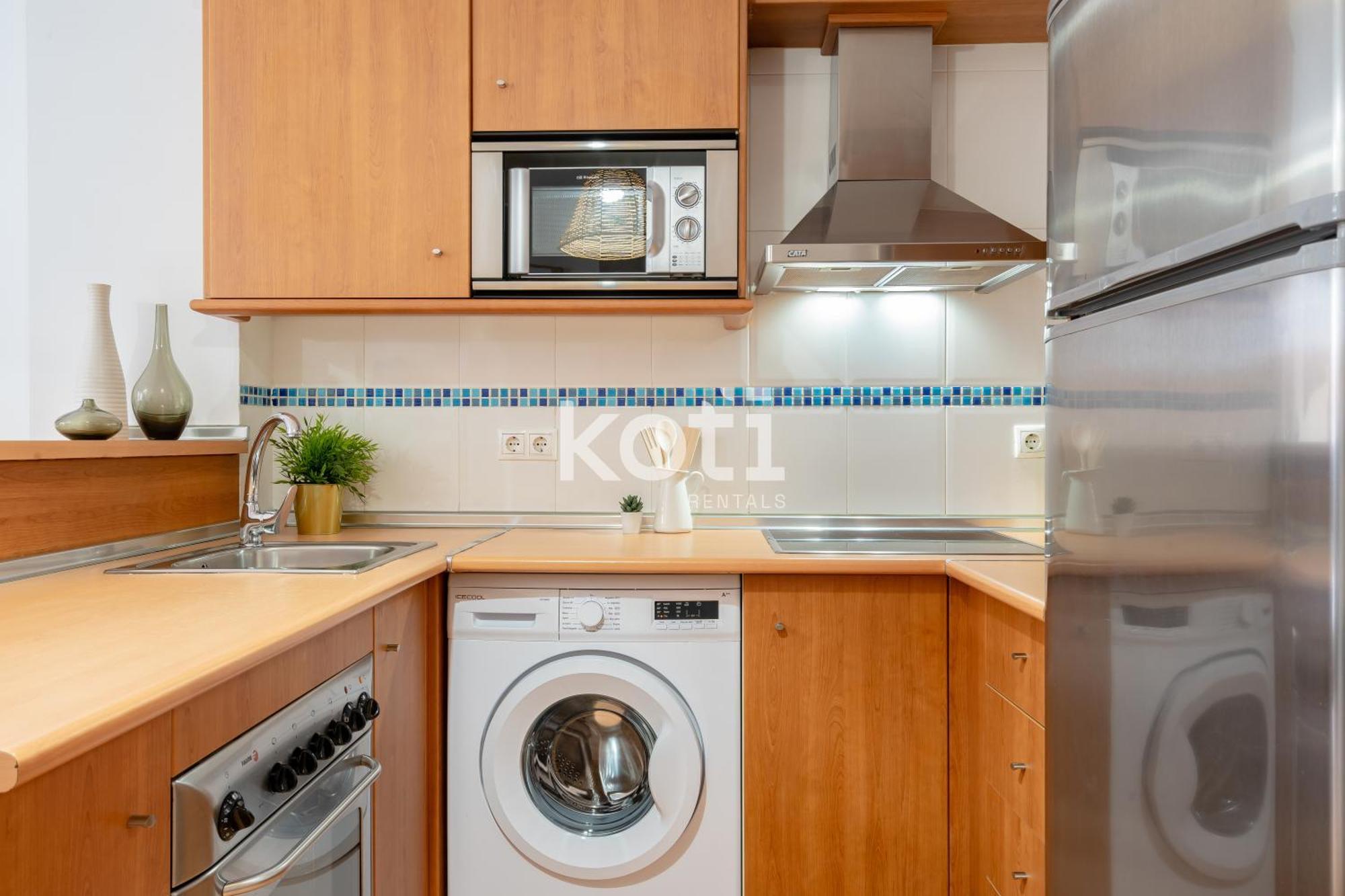 Koti Rentals - Sandy Beach Apartment Фуэнхирола Экстерьер фото