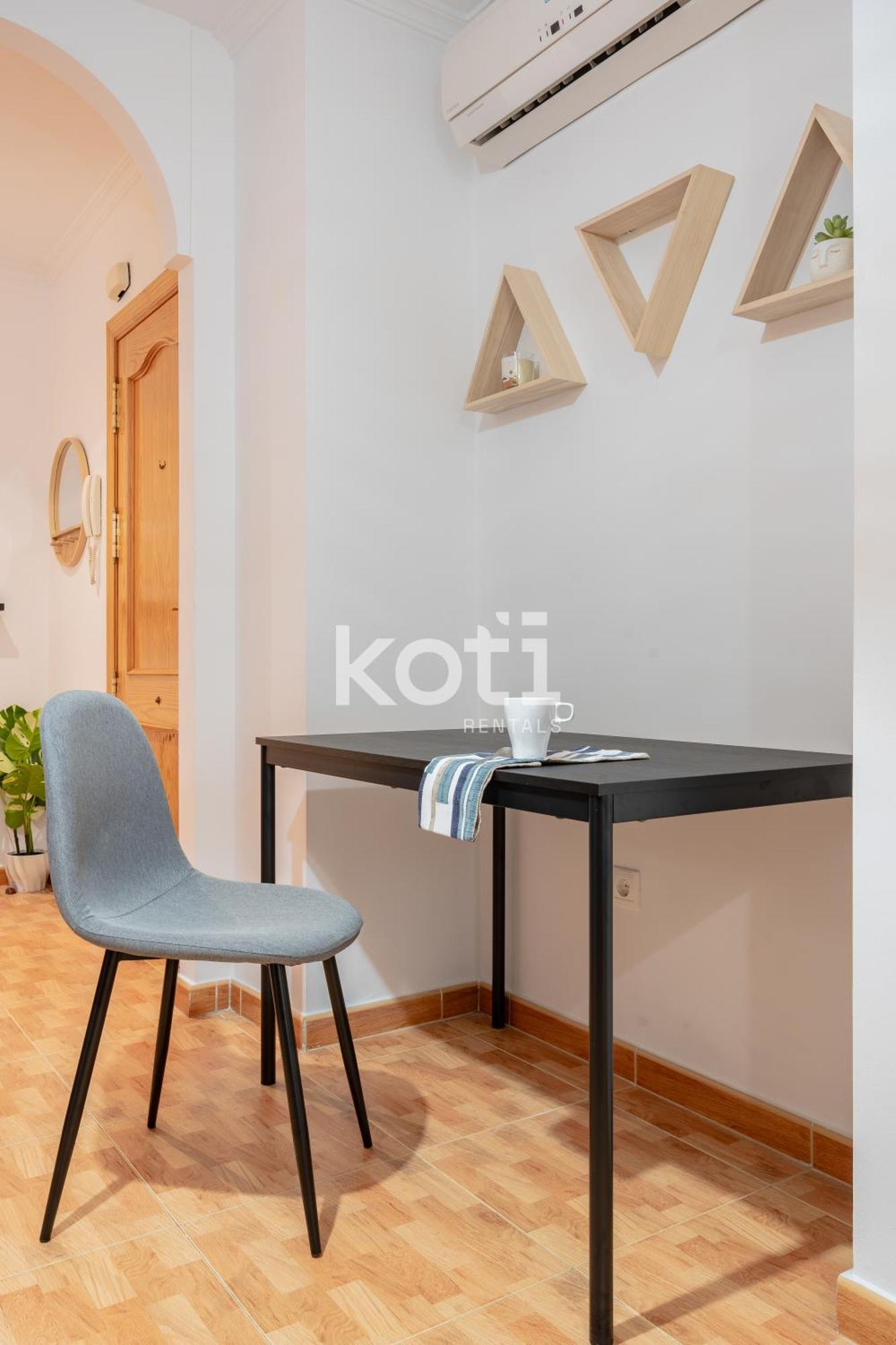 Koti Rentals - Sandy Beach Apartment Фуэнхирола Экстерьер фото