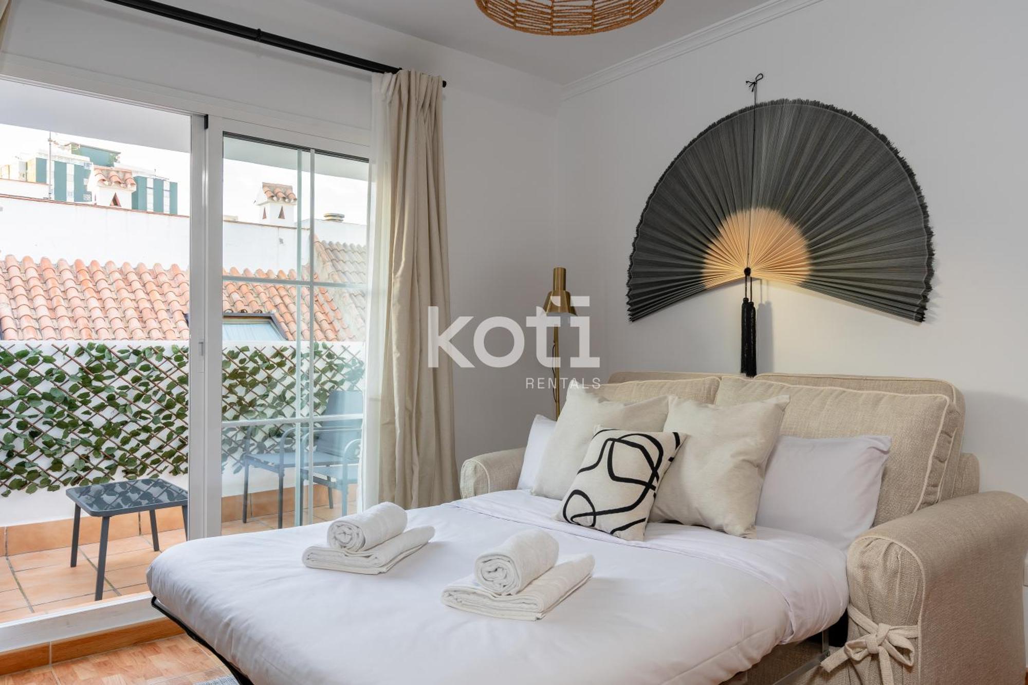 Koti Rentals - Sandy Beach Apartment Фуэнхирола Экстерьер фото