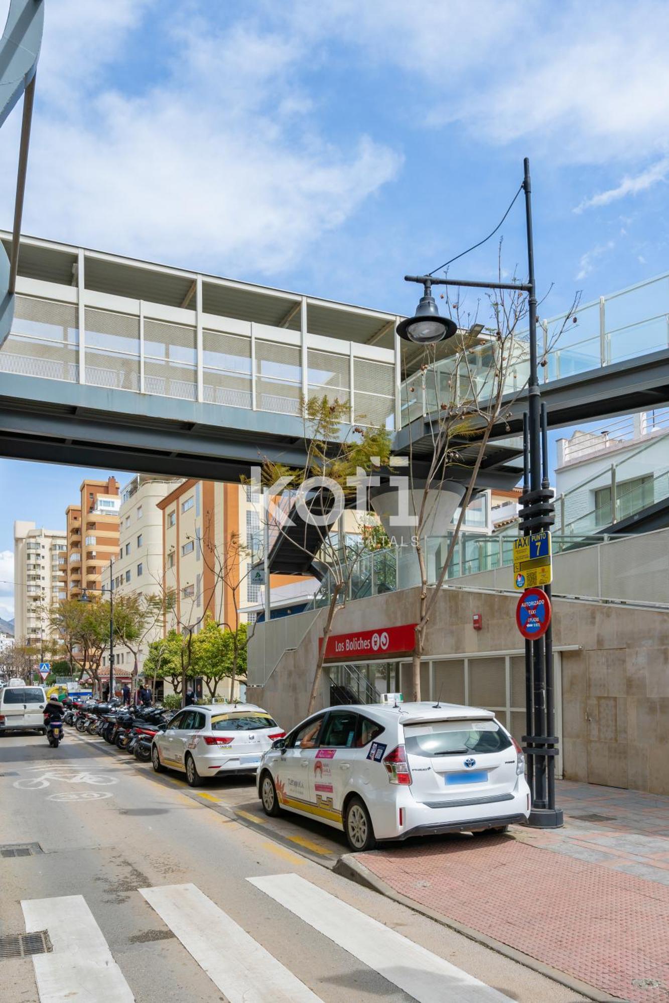 Koti Rentals - Sandy Beach Apartment Фуэнхирола Экстерьер фото