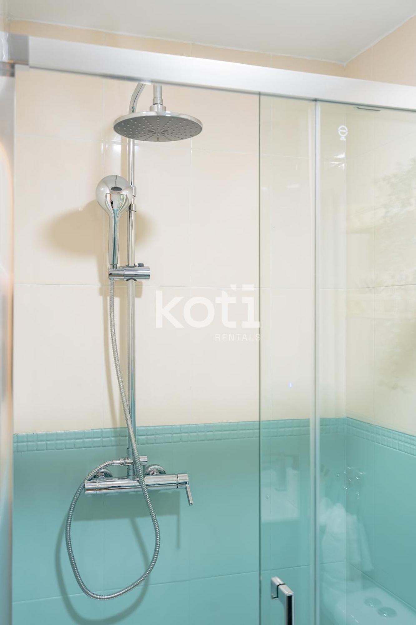 Koti Rentals - Sandy Beach Apartment Фуэнхирола Экстерьер фото