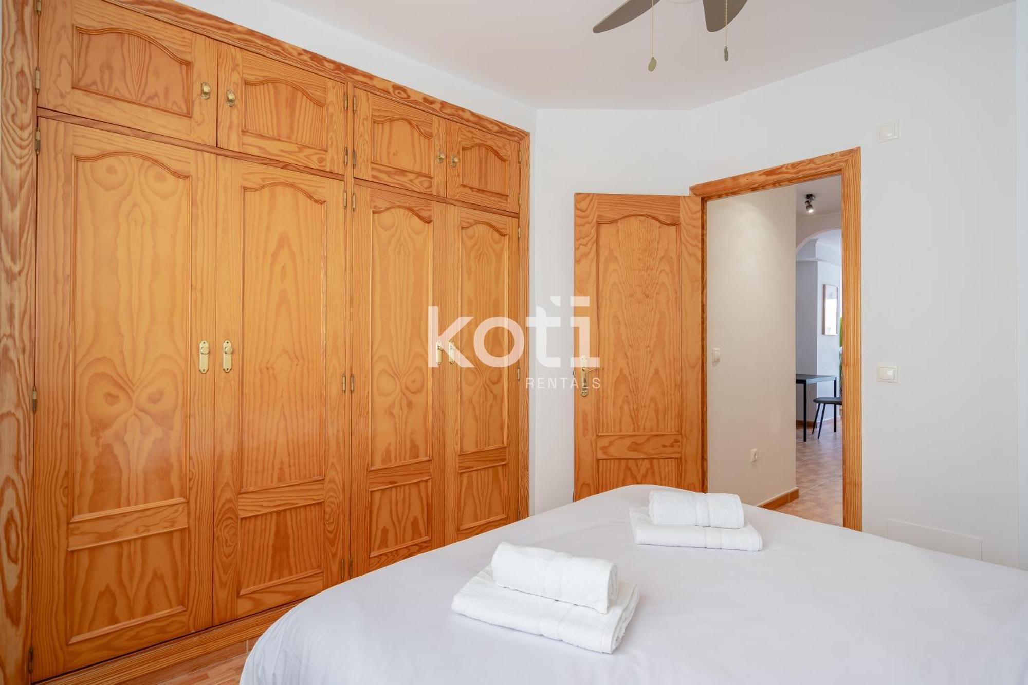 Koti Rentals - Sandy Beach Apartment Фуэнхирола Экстерьер фото