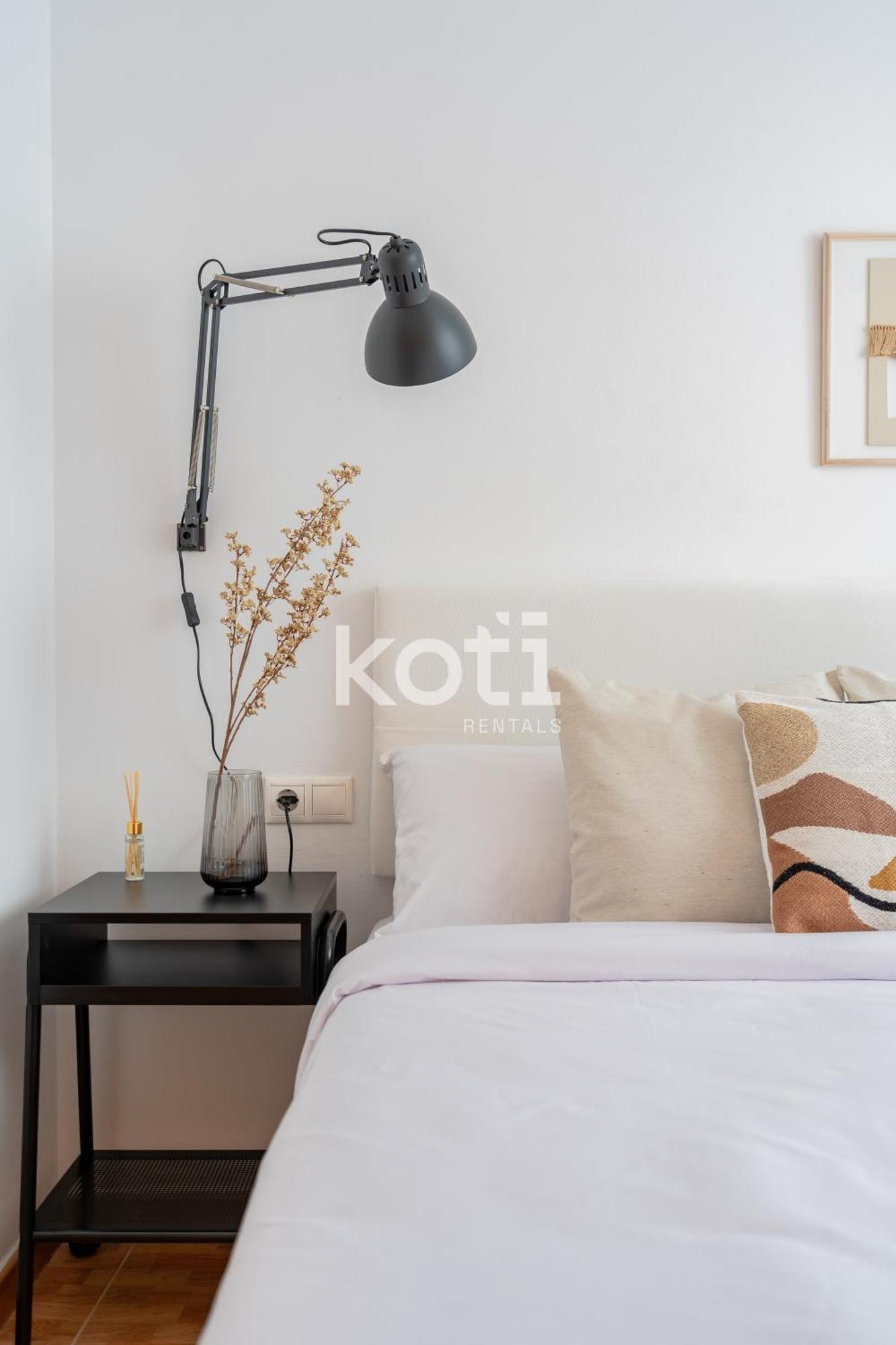 Koti Rentals - Sandy Beach Apartment Фуэнхирола Экстерьер фото