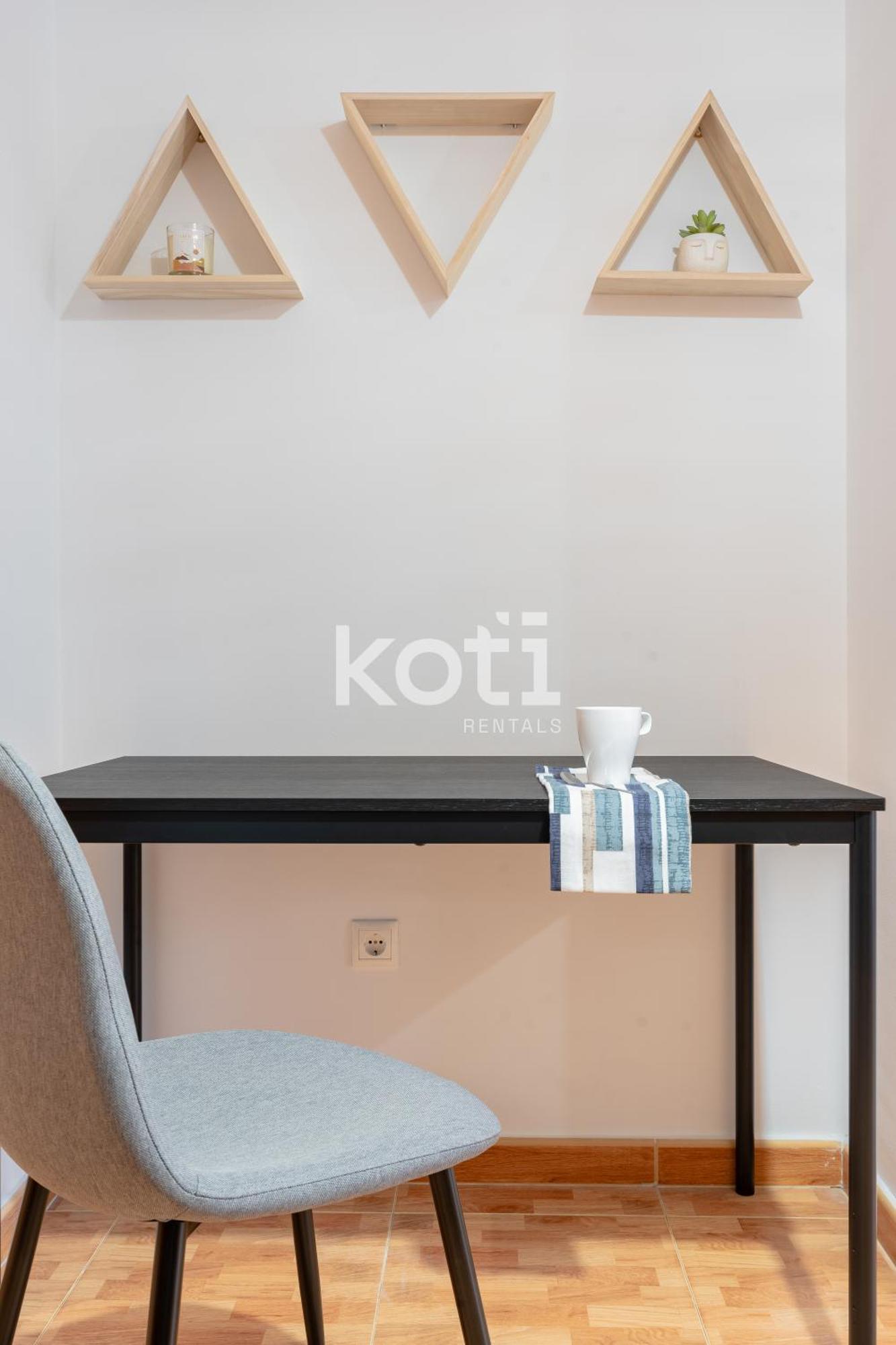 Koti Rentals - Sandy Beach Apartment Фуэнхирола Экстерьер фото