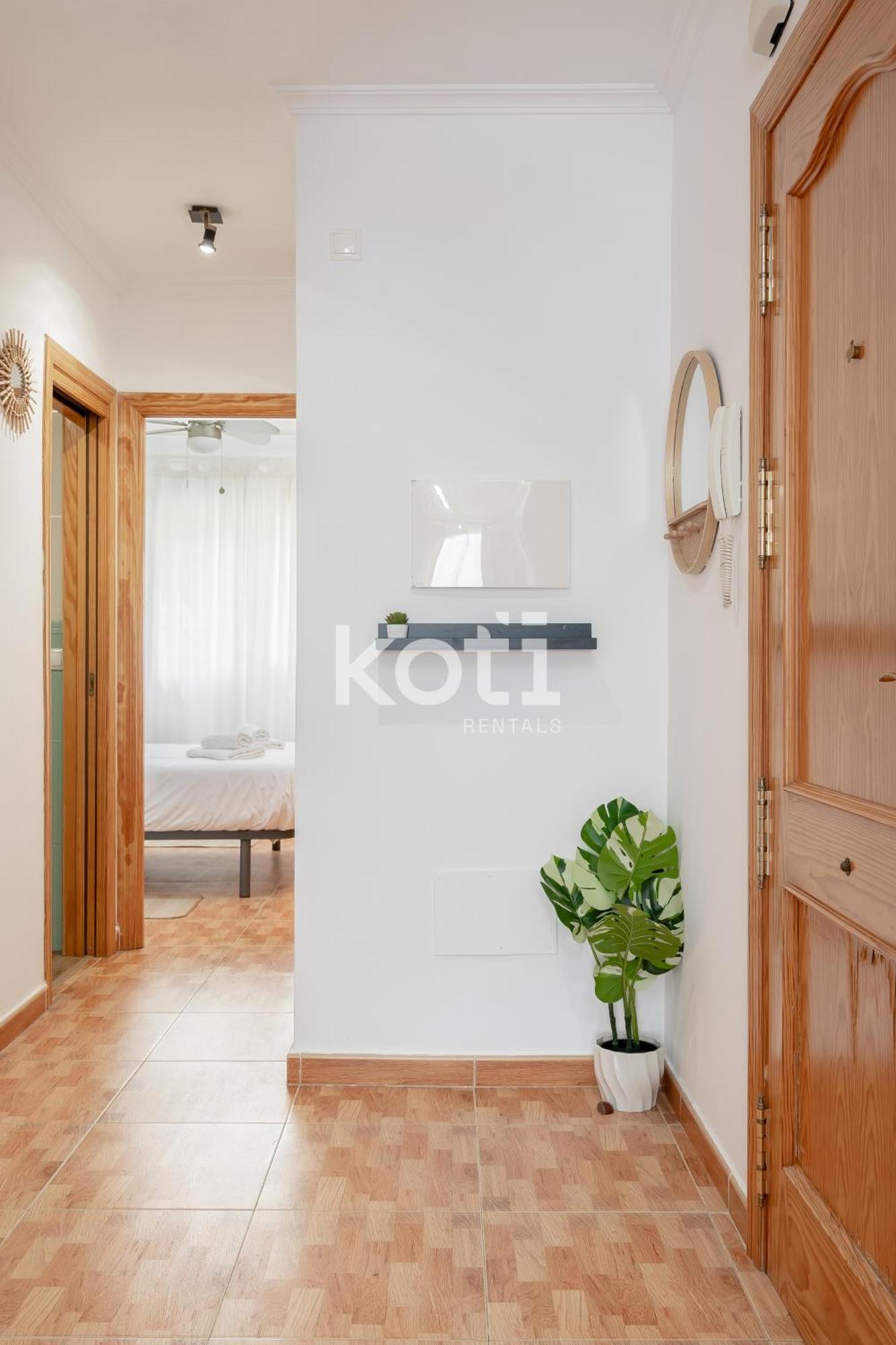 Koti Rentals - Sandy Beach Apartment Фуэнхирола Экстерьер фото