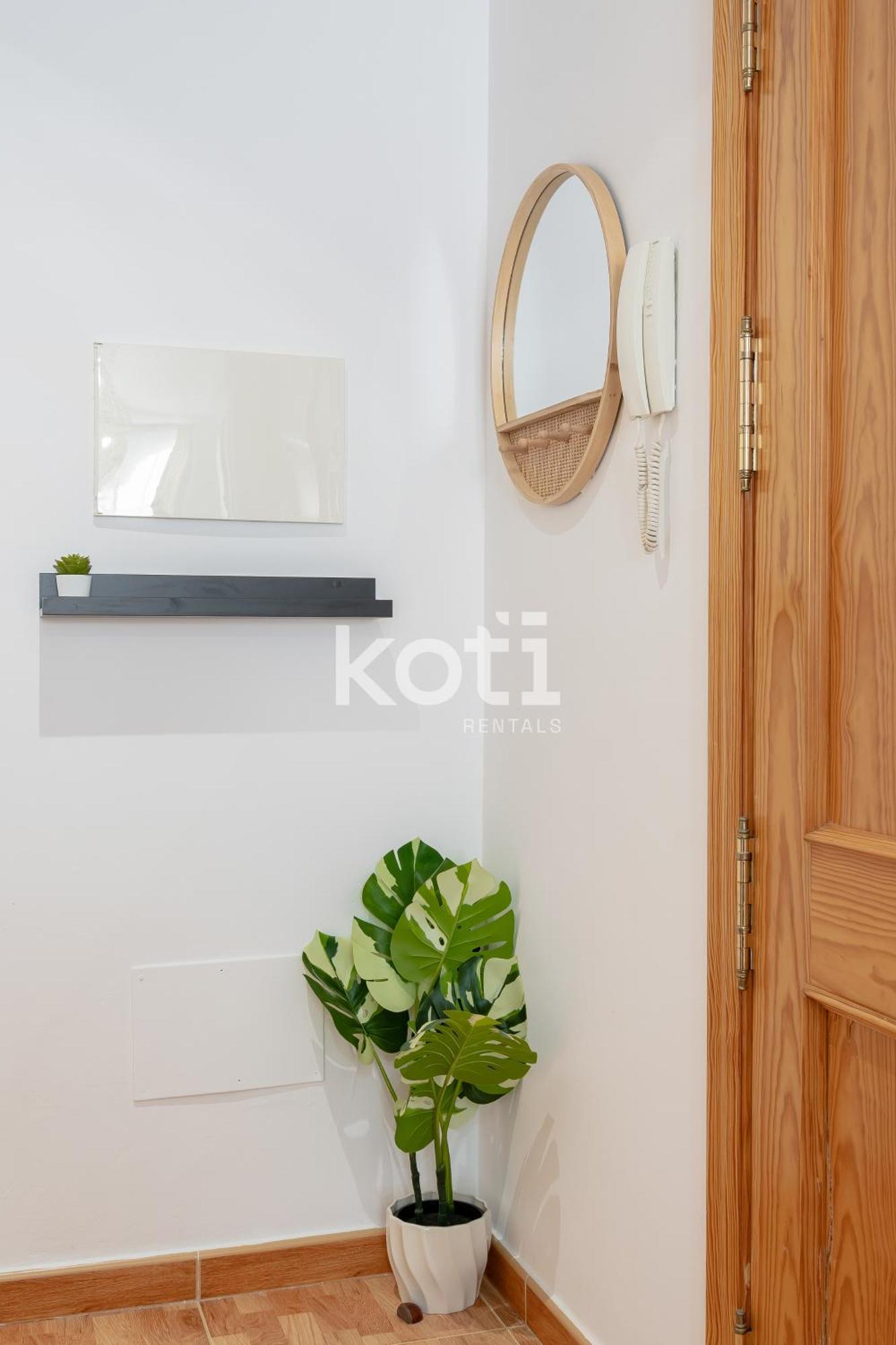 Koti Rentals - Sandy Beach Apartment Фуэнхирола Экстерьер фото