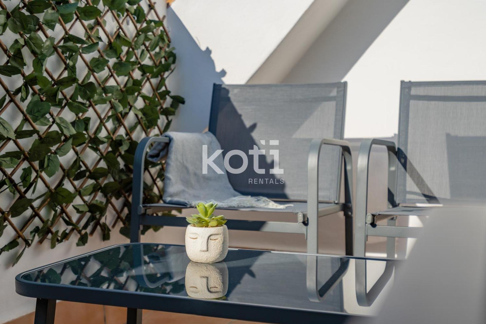 Koti Rentals - Sandy Beach Apartment Фуэнхирола Экстерьер фото