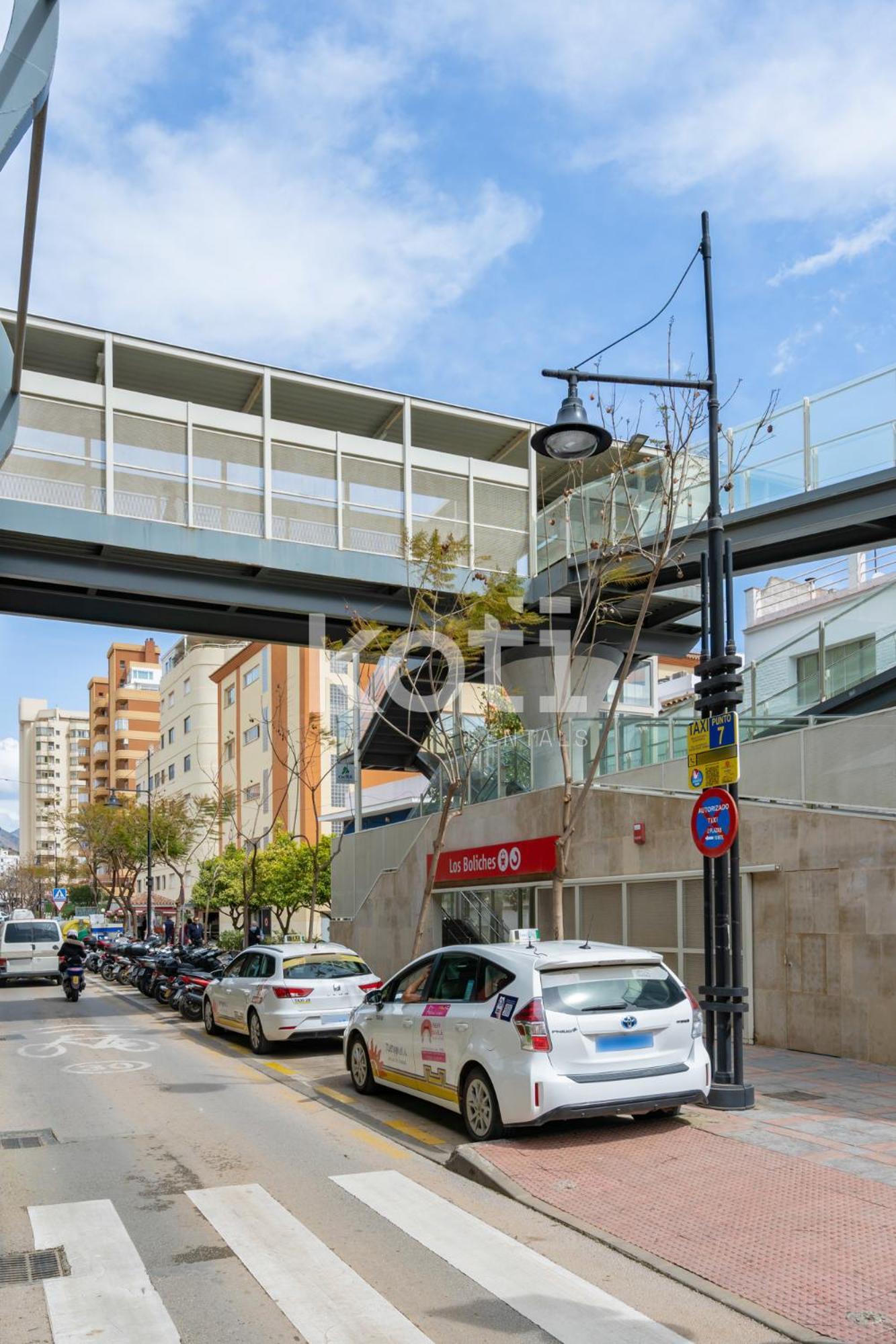 Koti Rentals - Sandy Beach Apartment Фуэнхирола Экстерьер фото